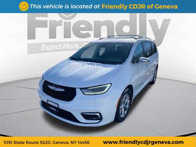 2022 Chrysler Pacifica Limited's photo