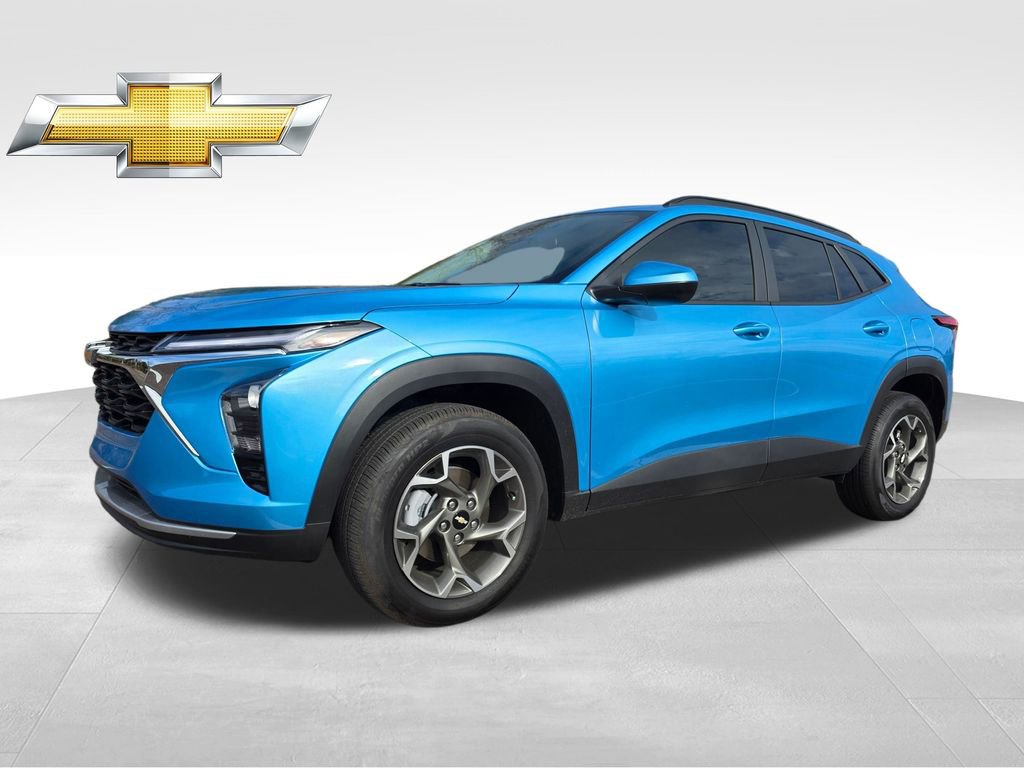 2025 Chevrolet Trax LT photo 2