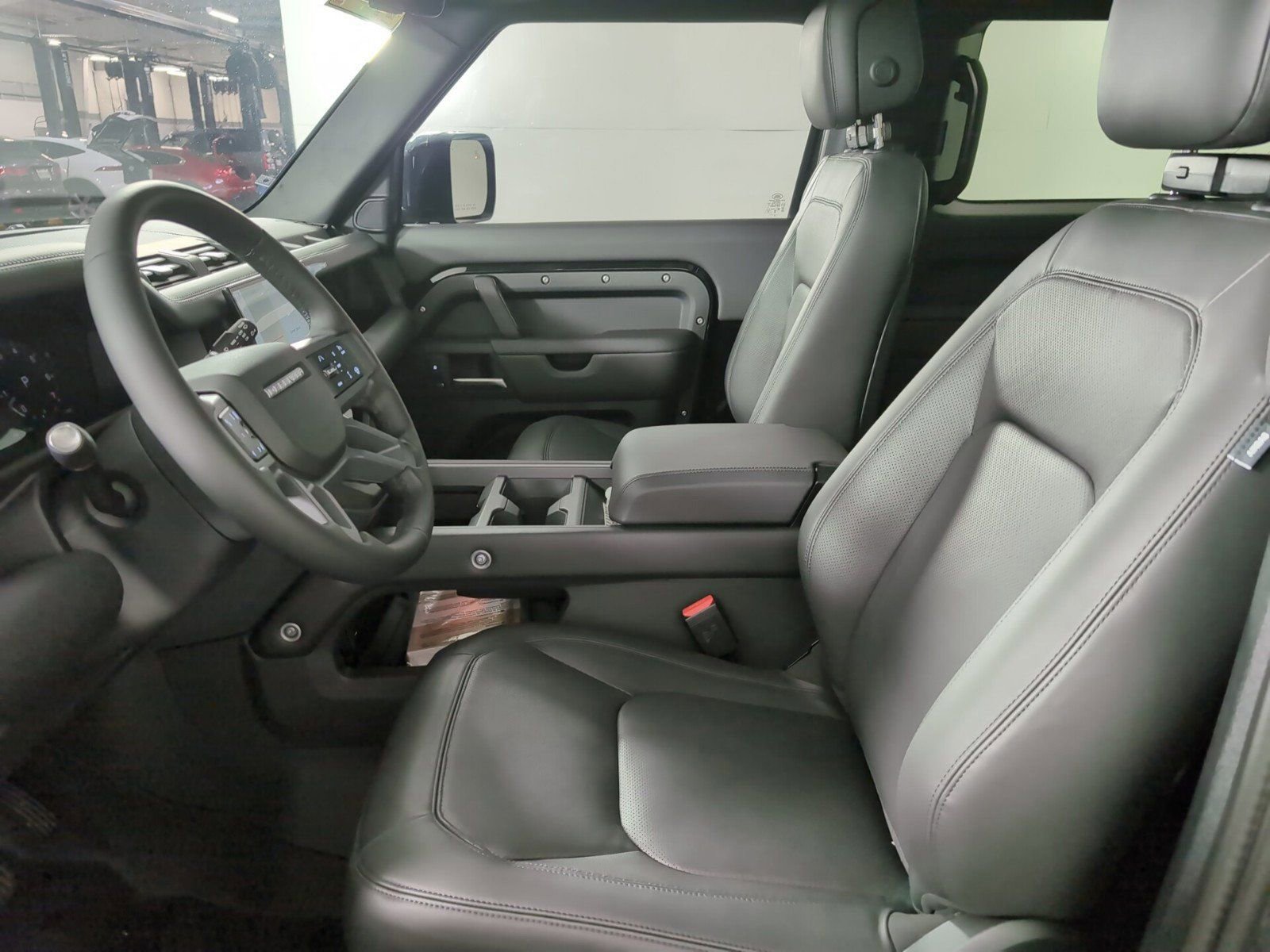 2025 Land Rover Defender 90 X-Dynamic SE photo 4