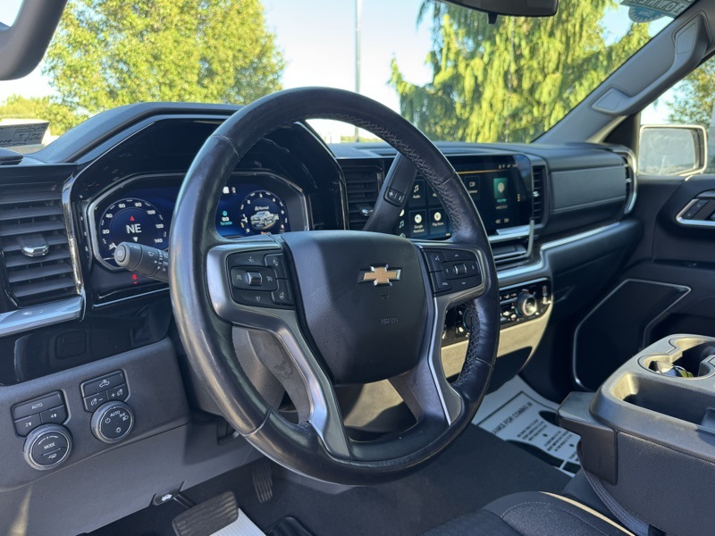 2022 Chevrolet Silverado 1500 LT photo 8