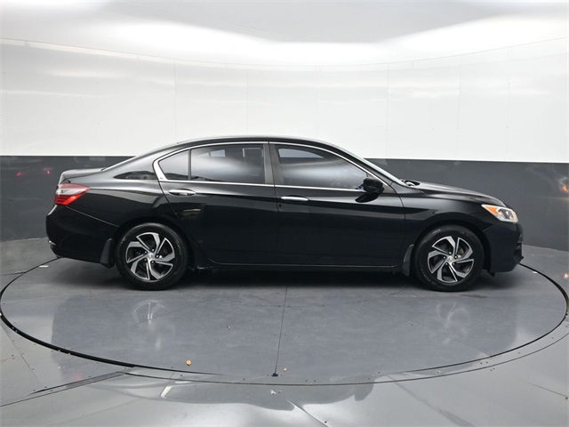 2017 Honda Accord LX photo 3