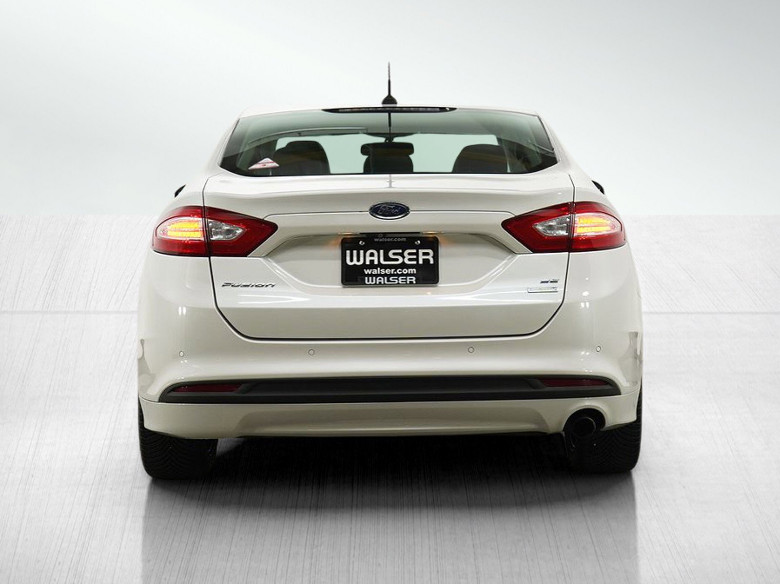 2015 Ford Fusion SE photo 4