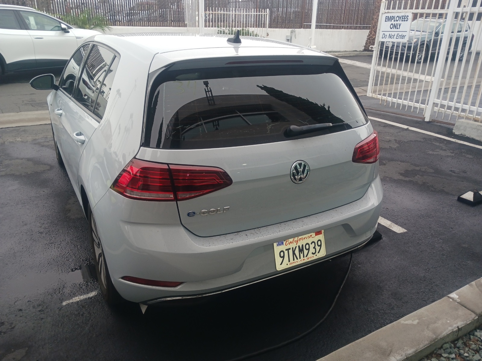 2019 Volkswagen e-Golf SE photo 2