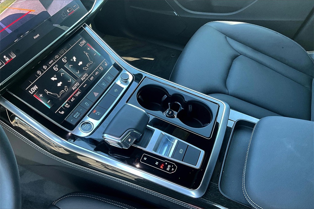 2025 Audi Q7 55 Premium Plus photo 13