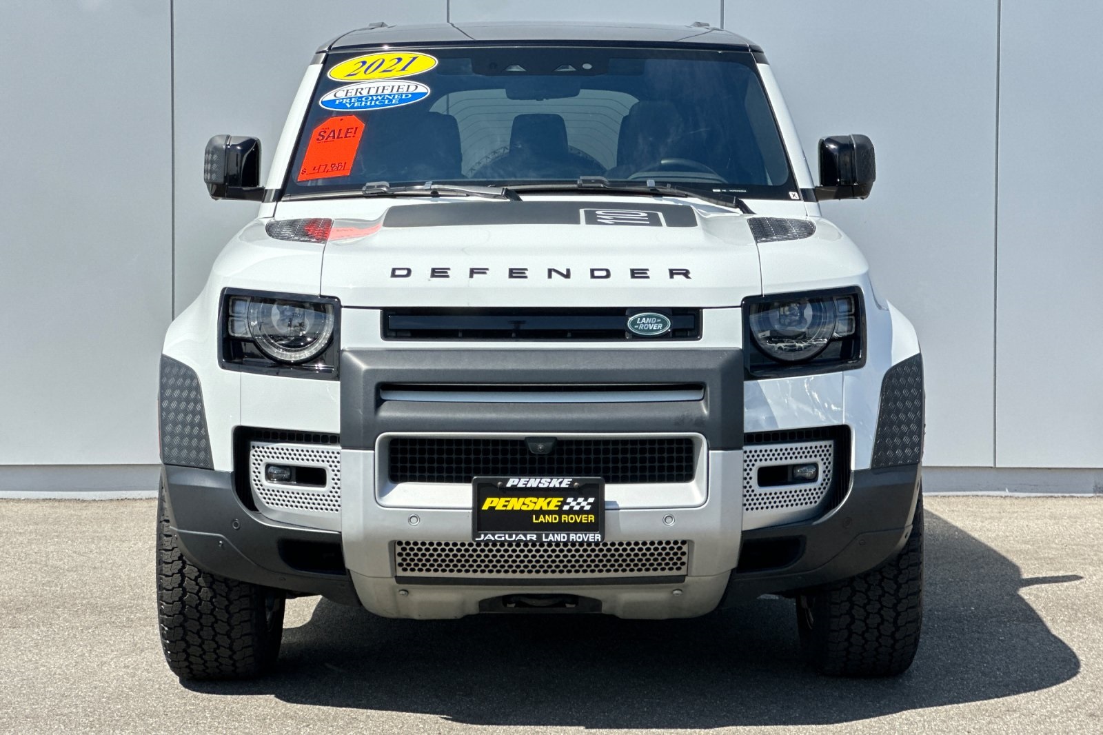 2021 Land Rover Defender 110 SE photo 8