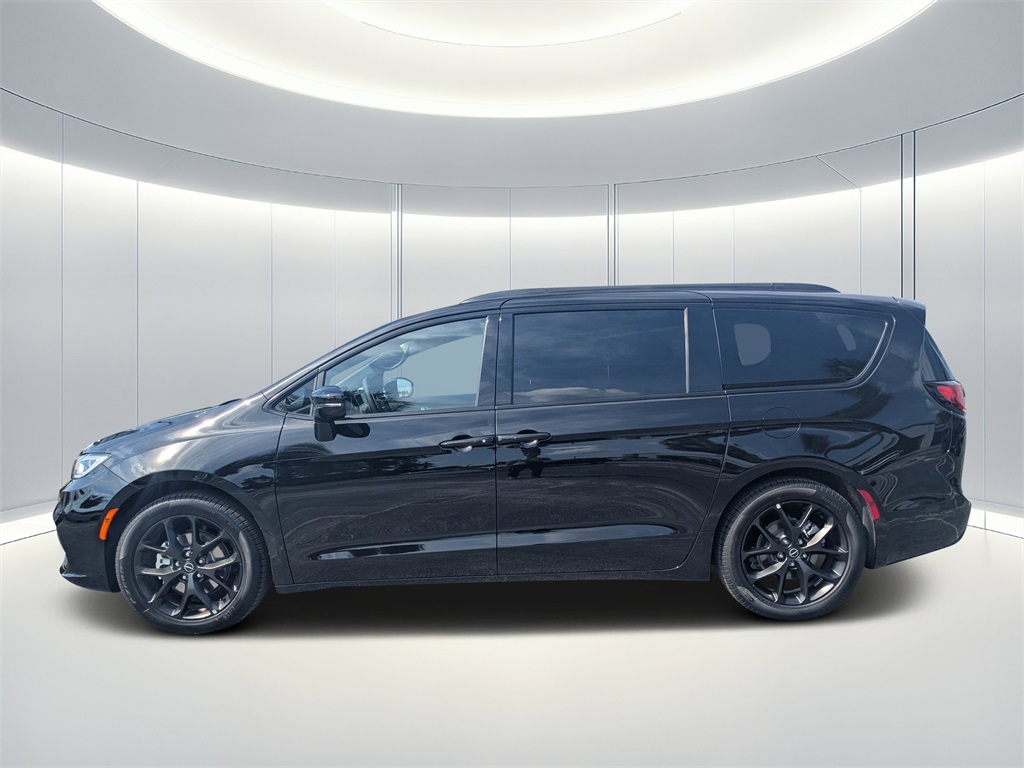 2026 Chrysler Pacifica Limited photo 4