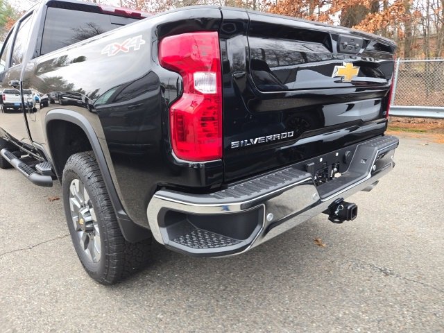 2026 Chevrolet Silverado 2500HD LT photo 4