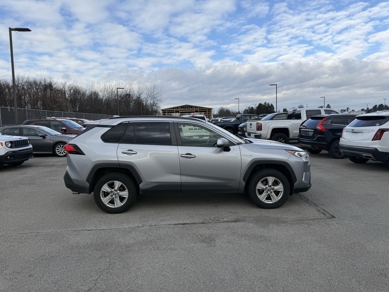2021 Toyota RAV4 Hybrid XLE photo 2