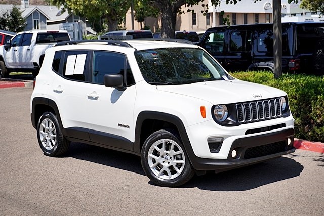 2022 Jeep Renegade Latitude photo 2