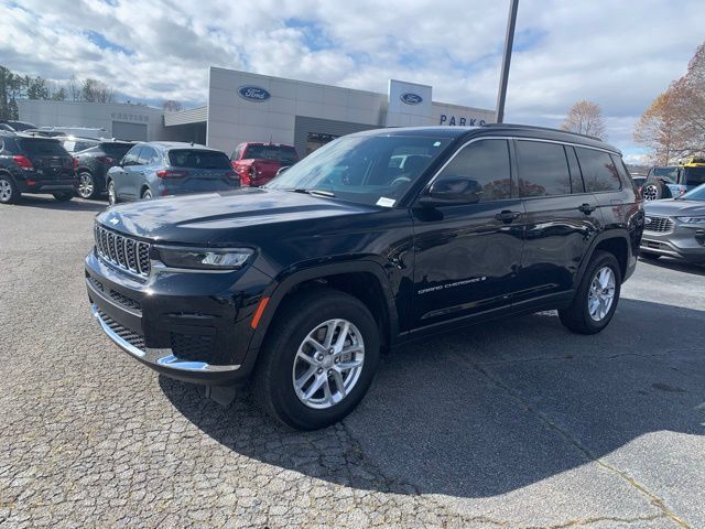 2025 Jeep Grand Cherokee Laredo photo 4