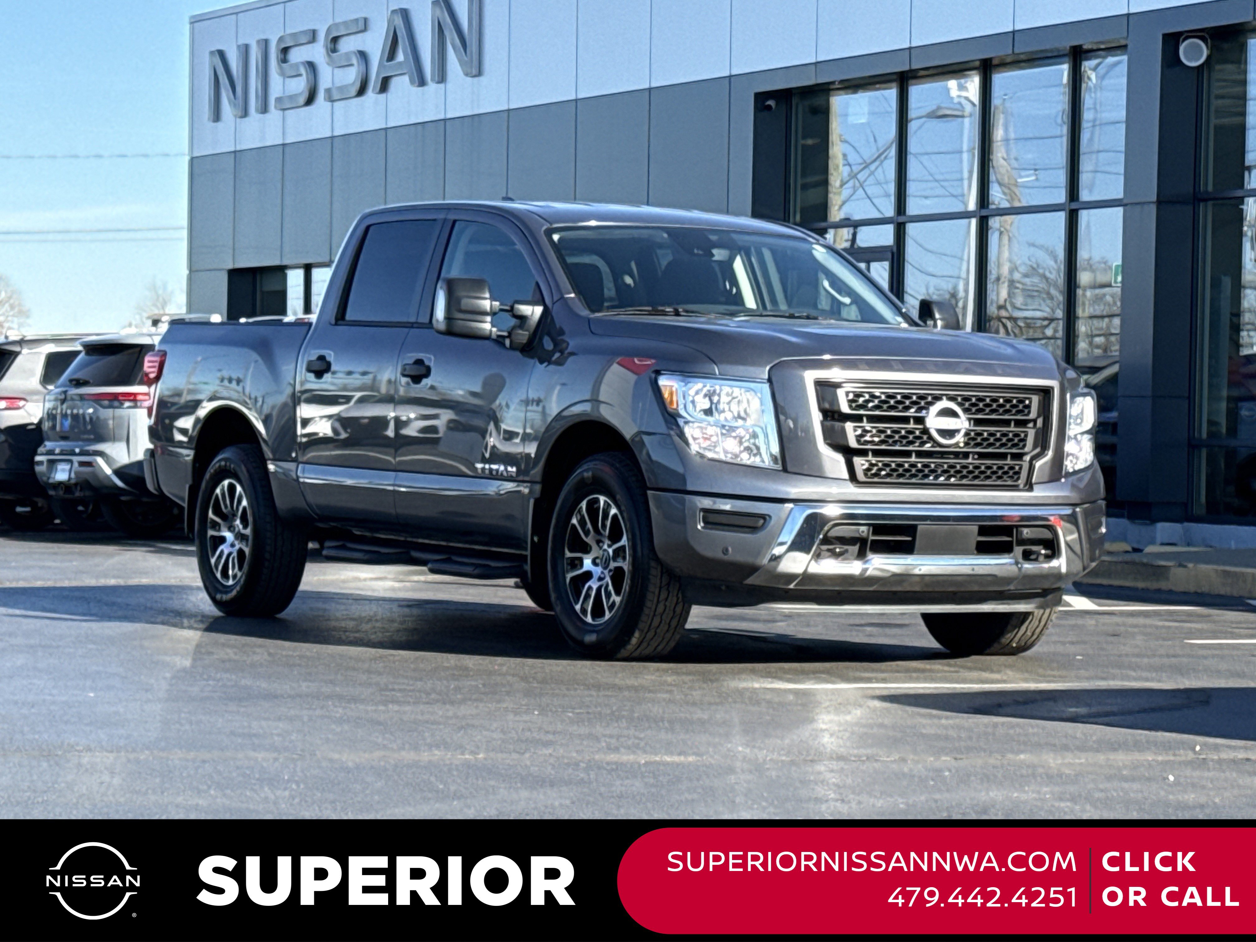 2024 Nissan Titan SV's photo