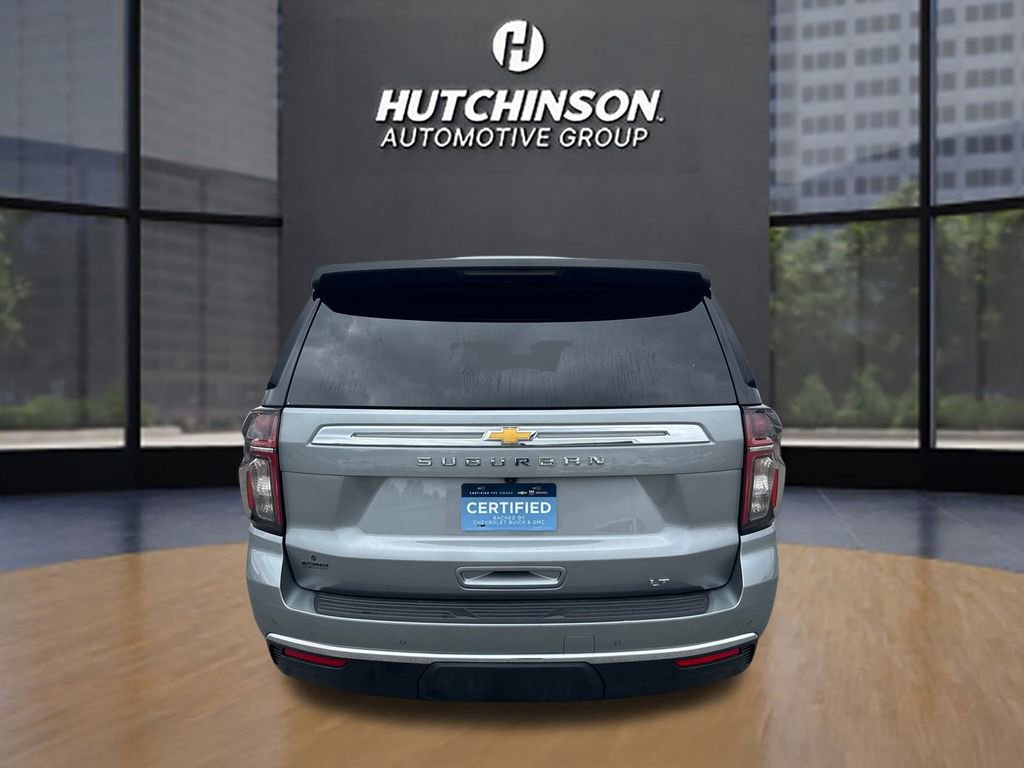 2024 Chevrolet Suburban LT photo 3