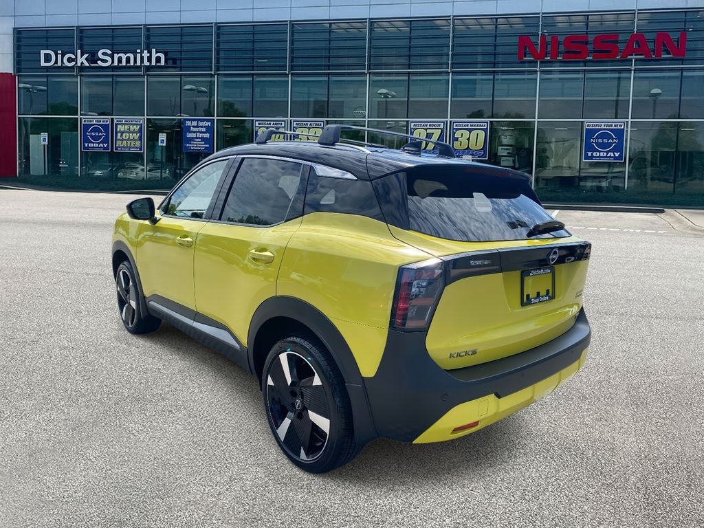 2025 Nissan Kicks SR photo 4