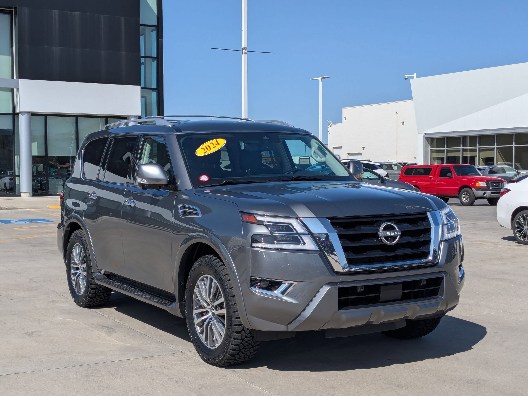 2024 Nissan Armada SL photo 7