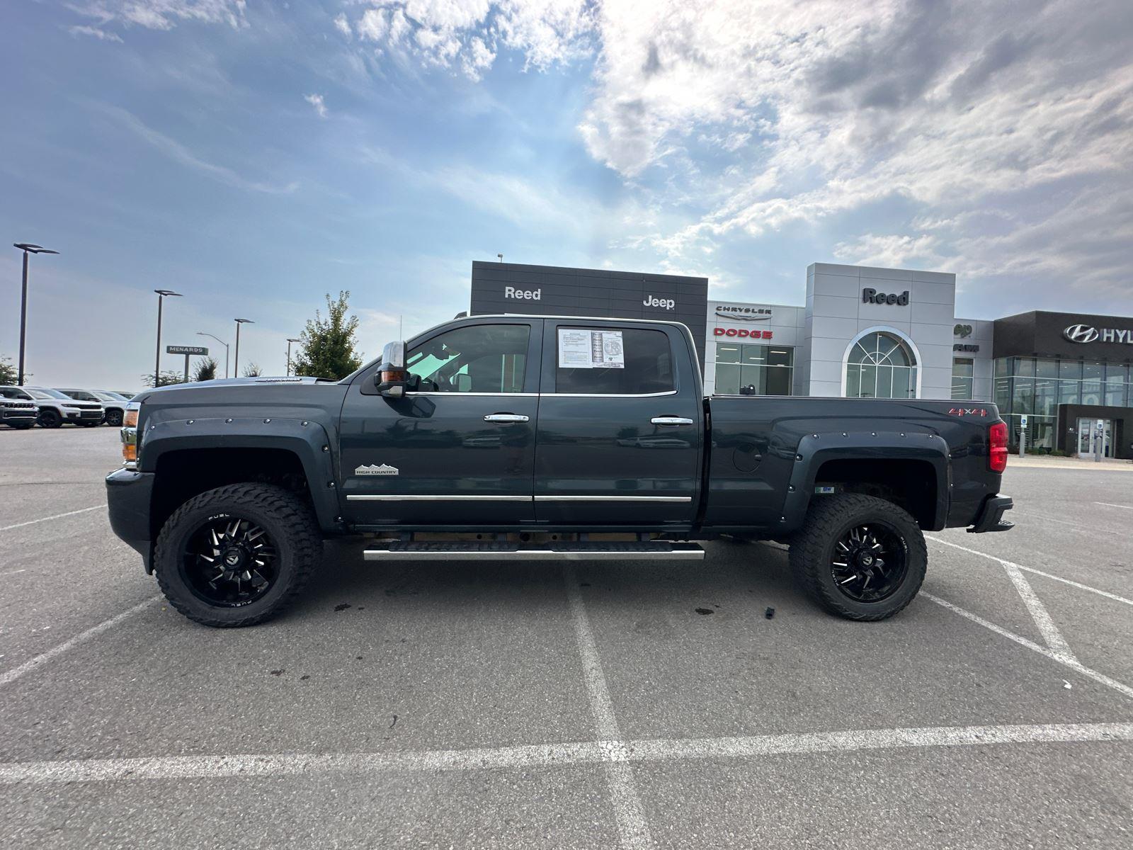 2019 Chevrolet Silverado 2500HD High Country photo 2