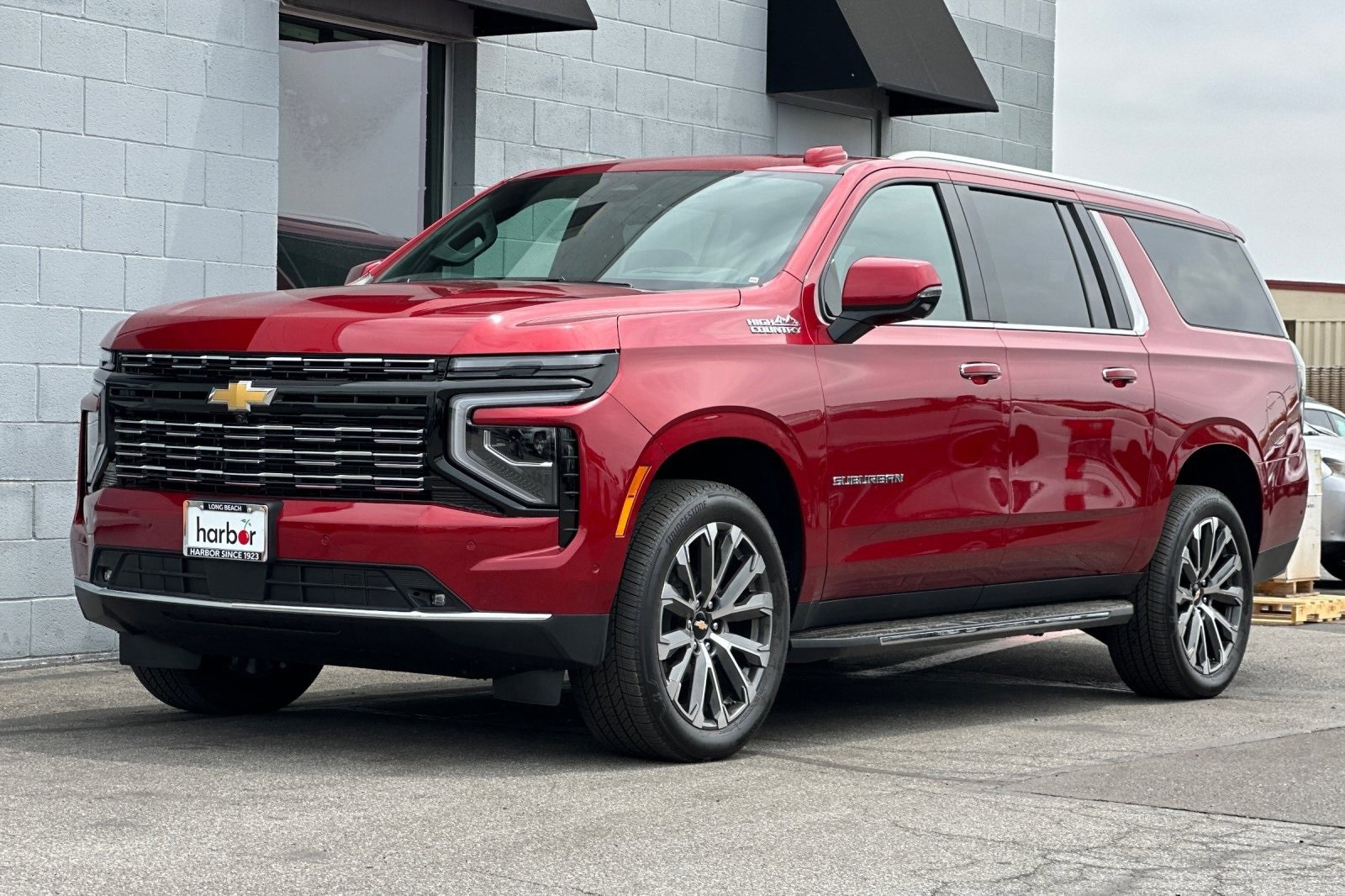 2025 Chevrolet Suburban High Country photo 7