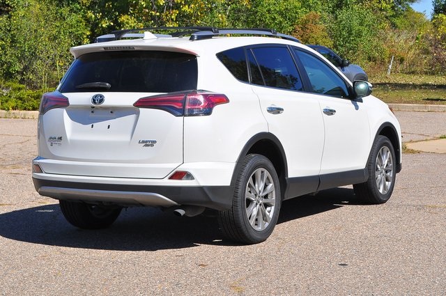 2018 Toyota RAV4 Limited photo 3