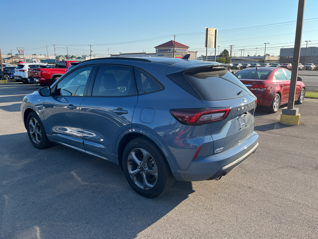 2023 Ford Escape ST-Line photo 4