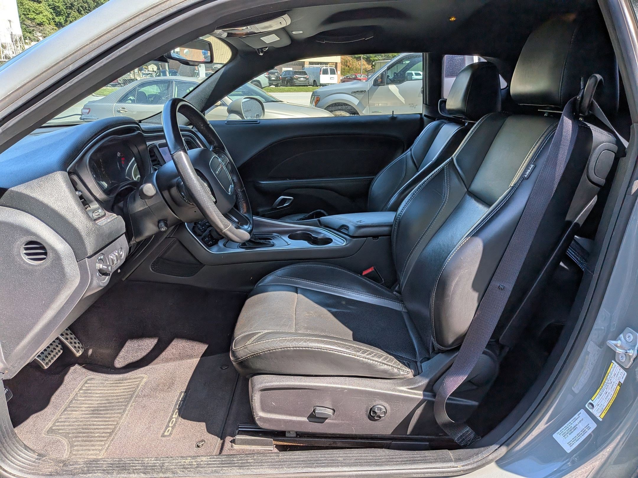 2017 Dodge Challenger SXT Plus photo 11