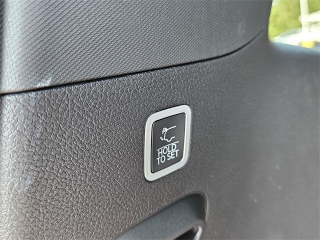2025 Jeep Wagoneer Series II Carbide photo 15