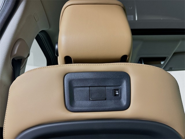 2025 Land Rover Discovery Metropolitan Edition photo 20