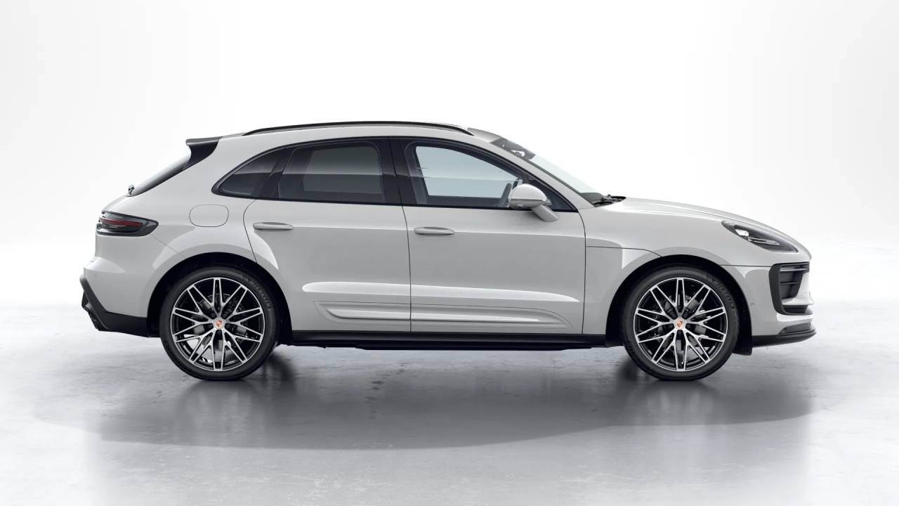 2026 Porsche Macan T photo 7