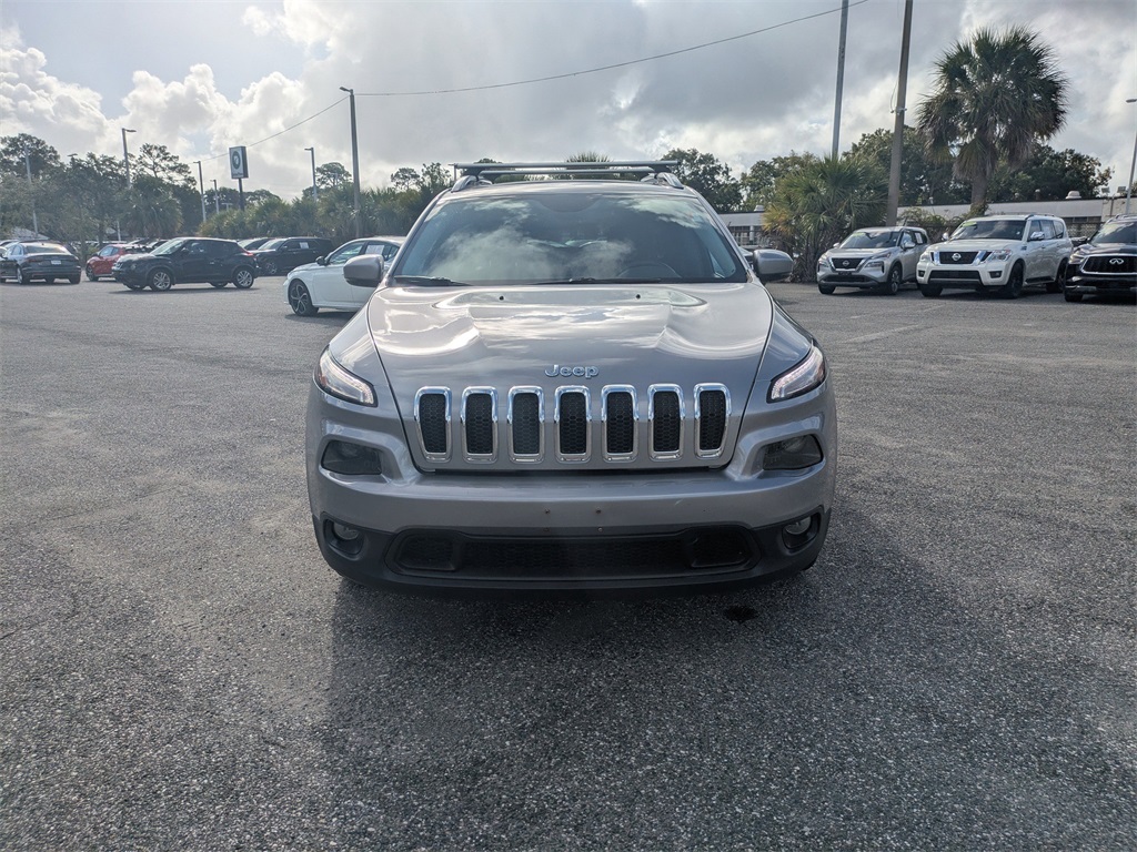 2017 Jeep Cherokee Latitude photo 2
