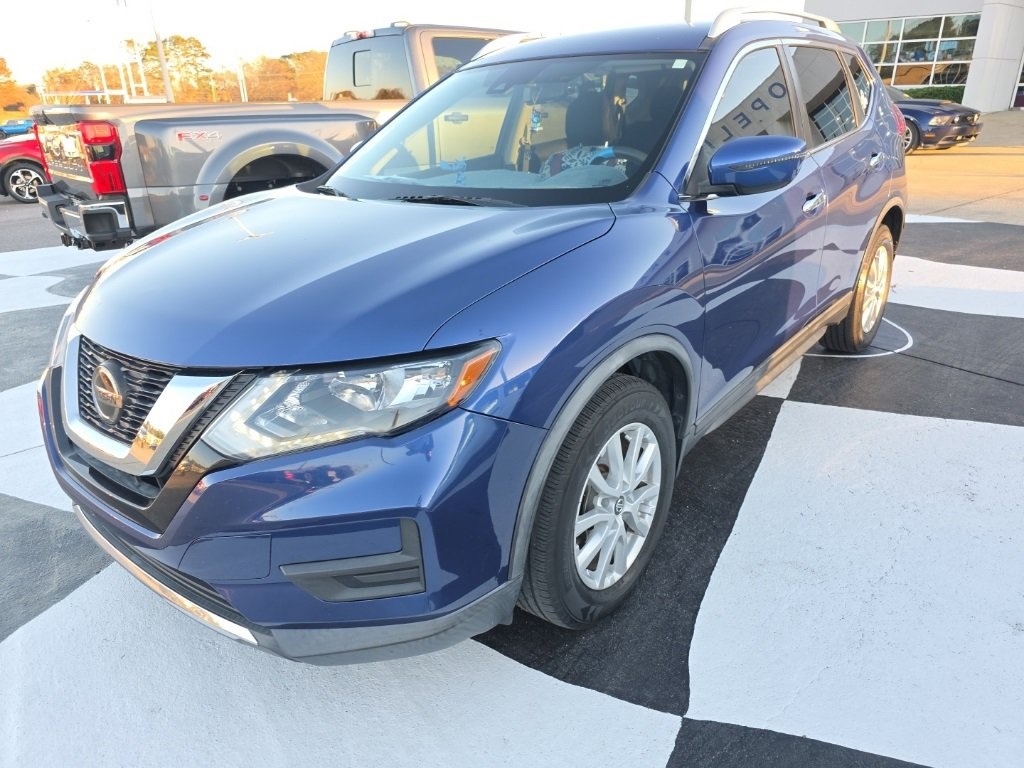 2020 Nissan Rogue SV's photo