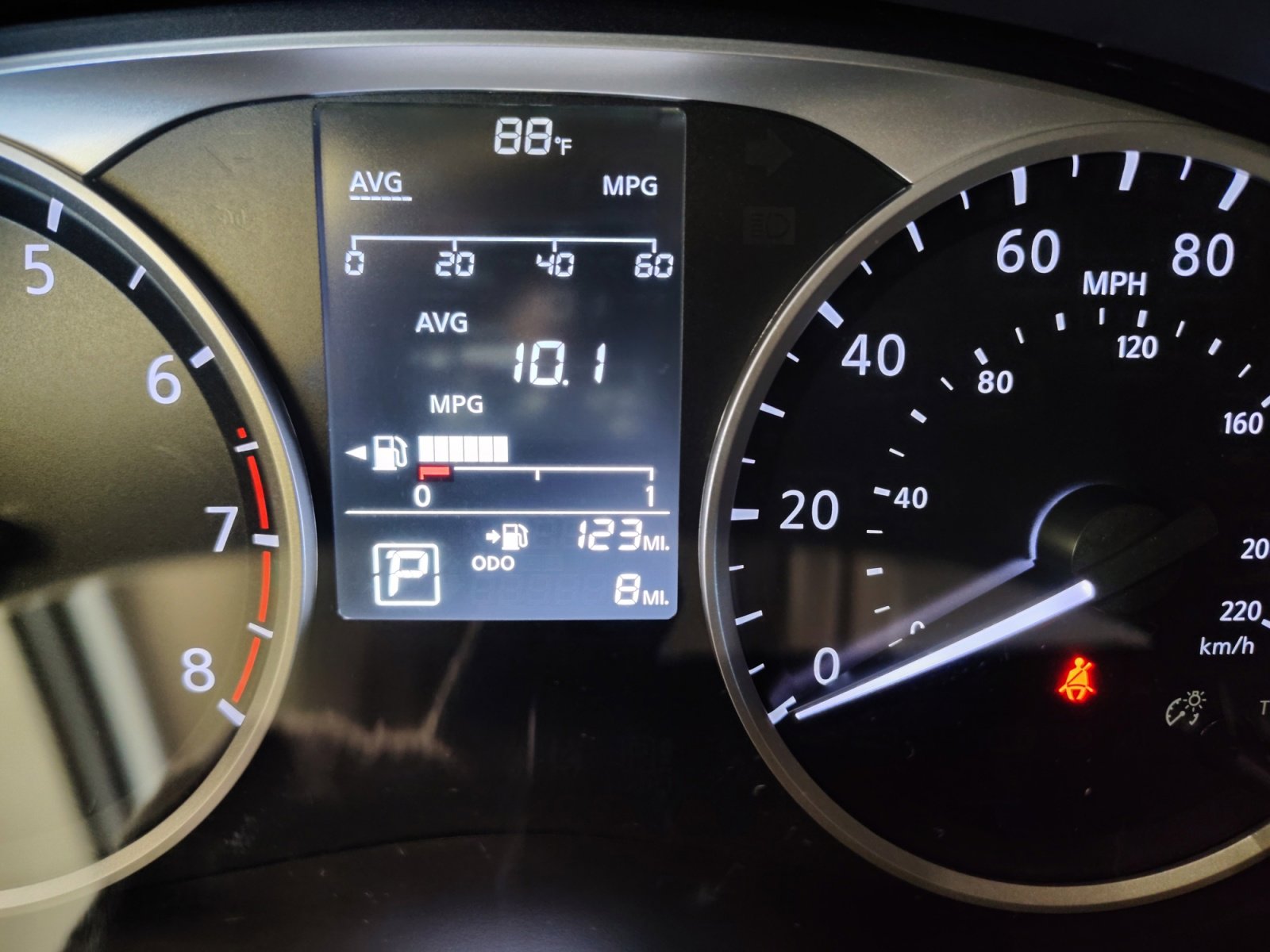 2025 Nissan Kicks Play S photo 2