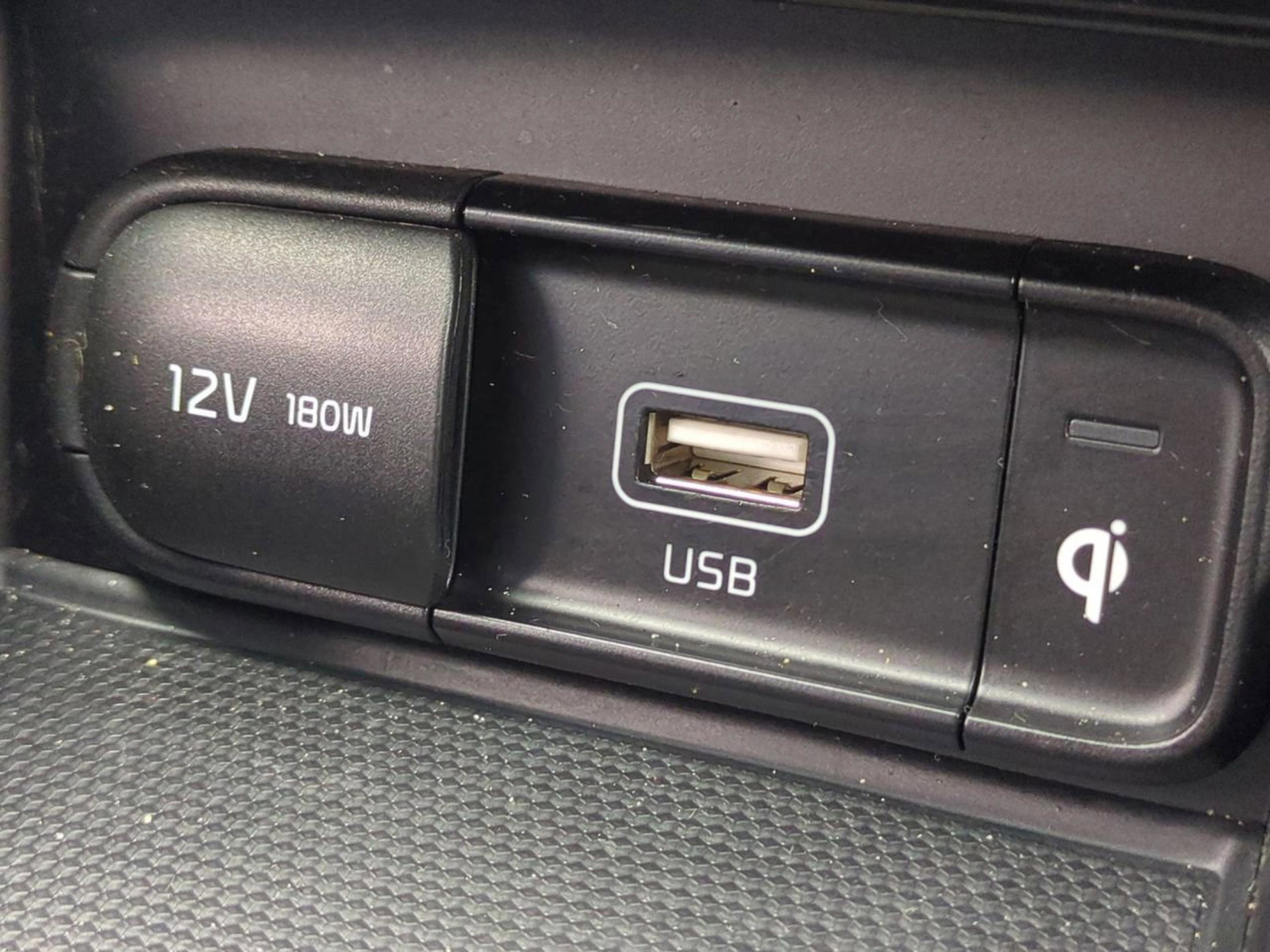 2022 Kia Stinger GT-Line photo 24