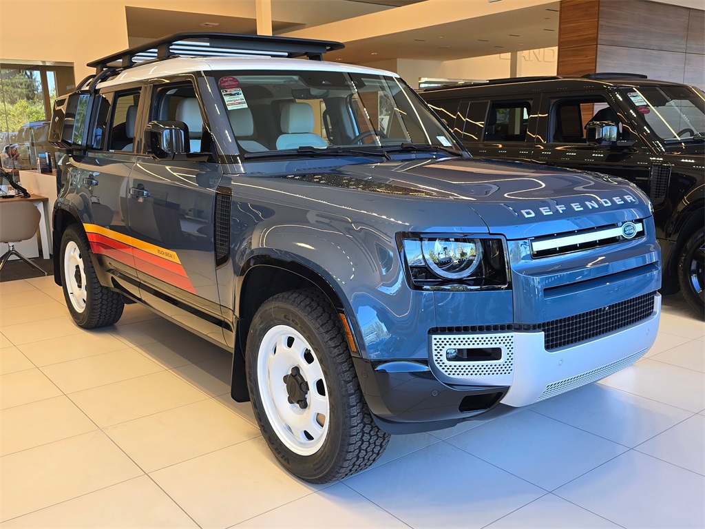 2025 Land Rover Defender 110 S photo 7
