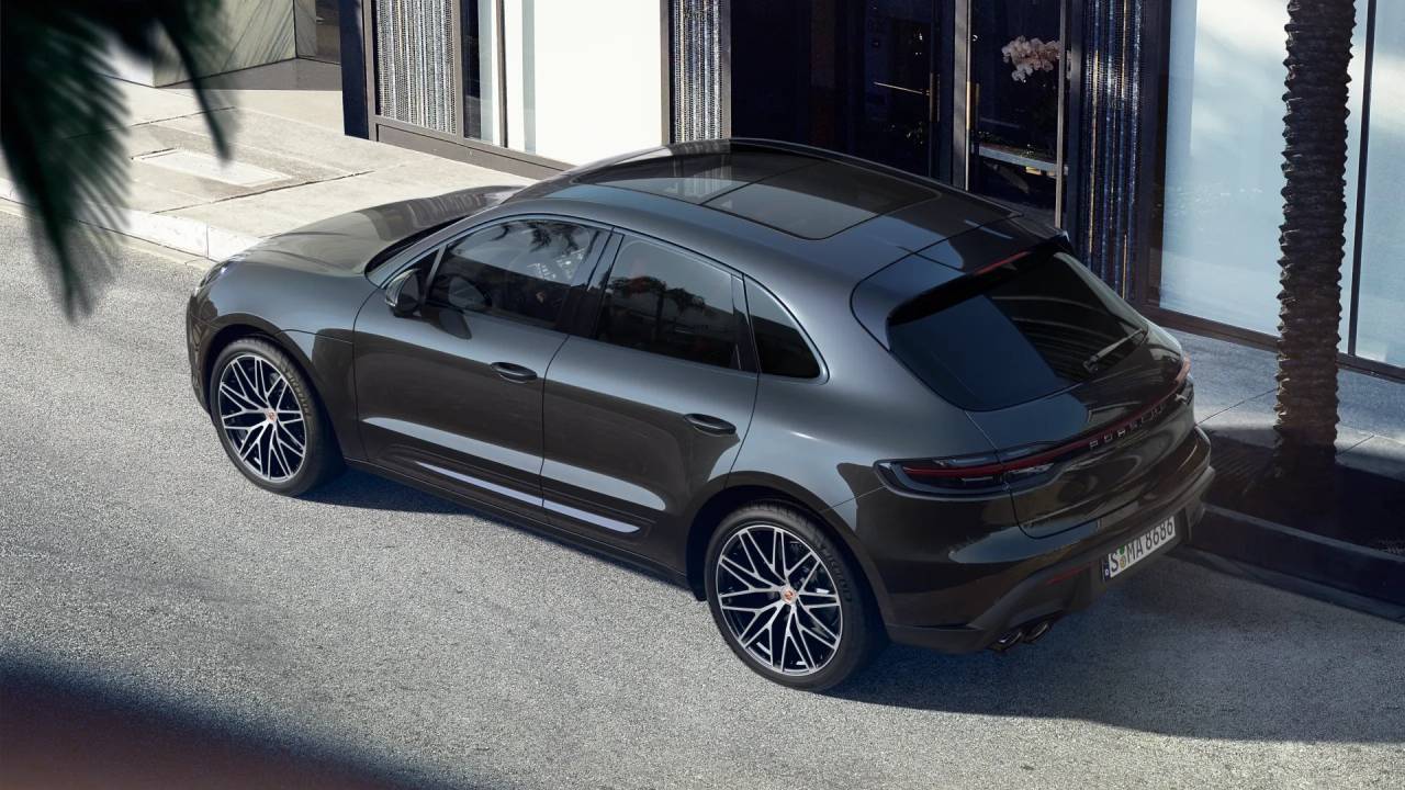 2025 Porsche Macan T photo 4