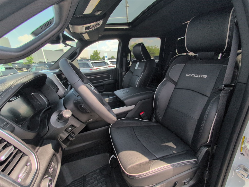 2025 Ram 2500 Laramie photo 8