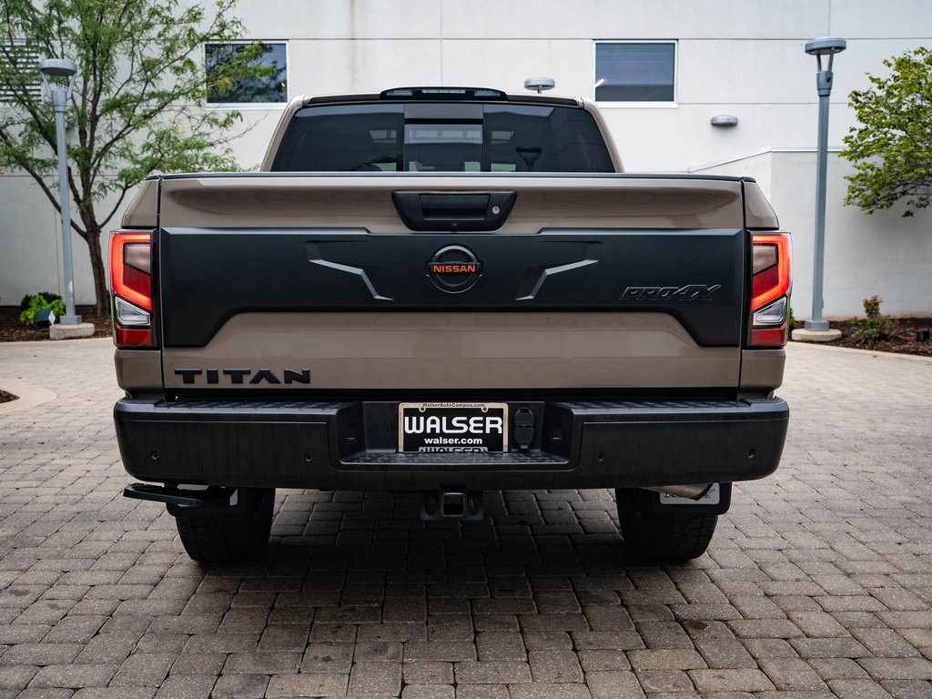 2021 Nissan Titan PRO-4X photo 9