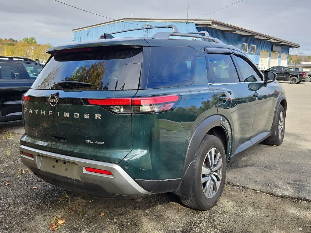 2022 Nissan Pathfinder SL photo 3
