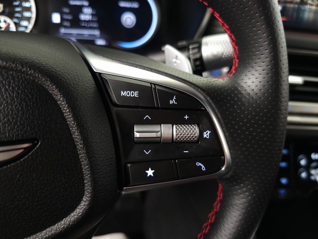 2025 Genesis G70 2.5T Sport Prestige photo 19