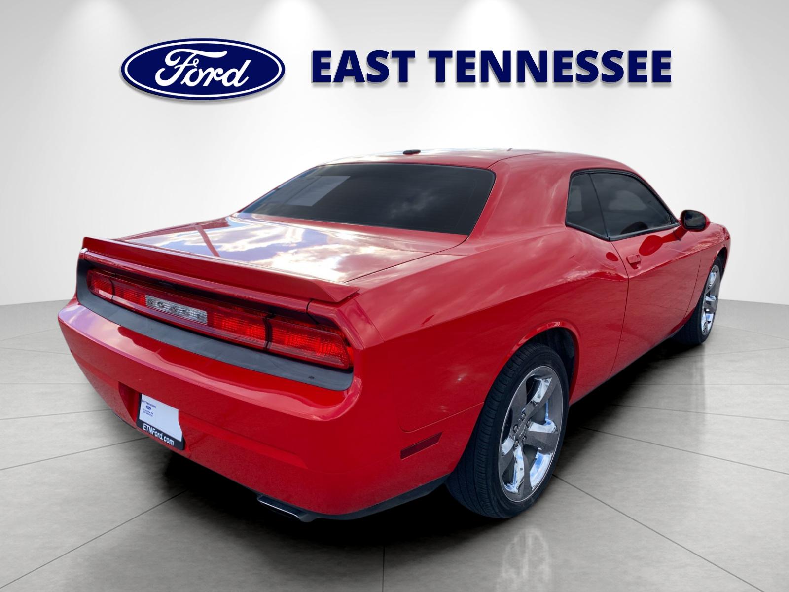 2014 Dodge Challenger R/T photo 3