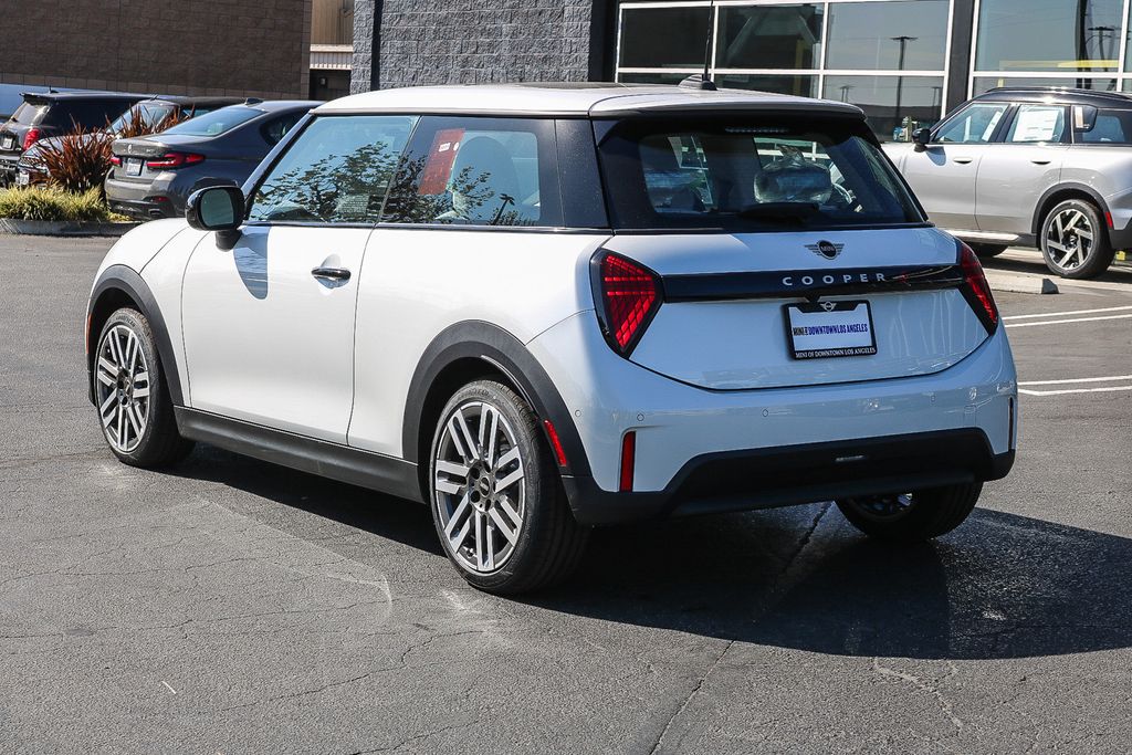 2025 Mini Cooper 2 Door Hardtop Signature photo 5