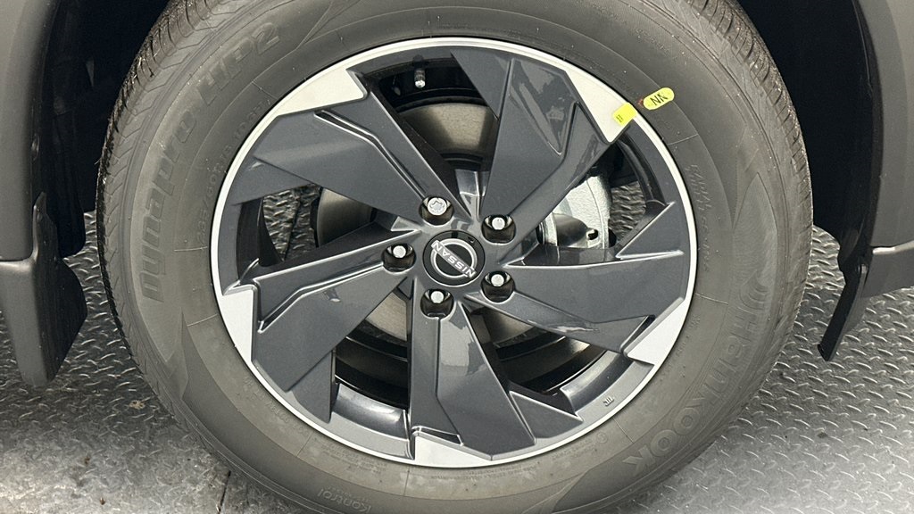2026 Nissan Rogue SV photo 18