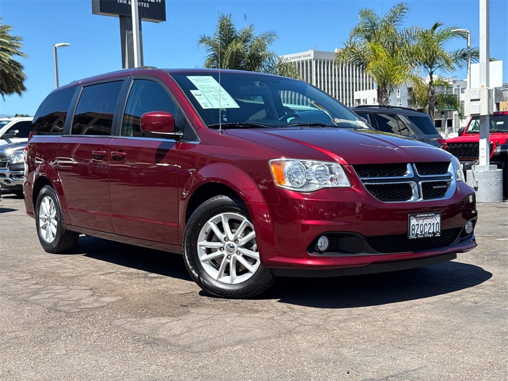 2020 Dodge Grand Caravan SXT photo 2