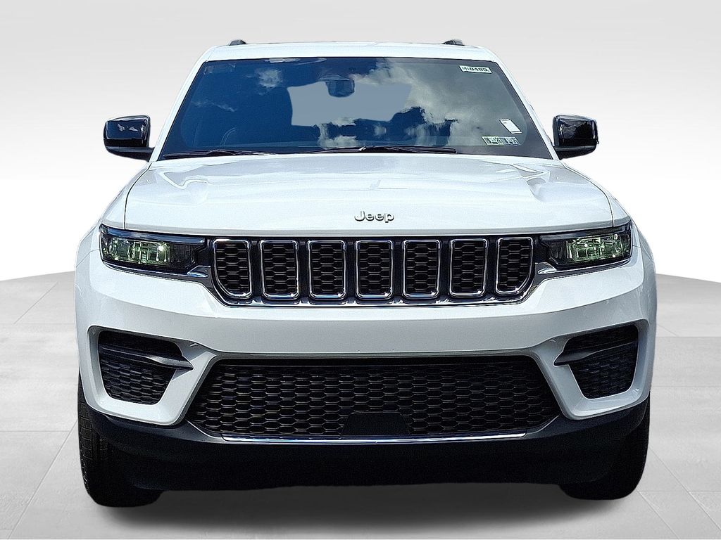 2025 Jeep Grand Cherokee Laredo X photo 2