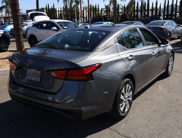 2025 Nissan Altima S photo 4