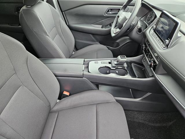 2026 Nissan Rogue S photo 4