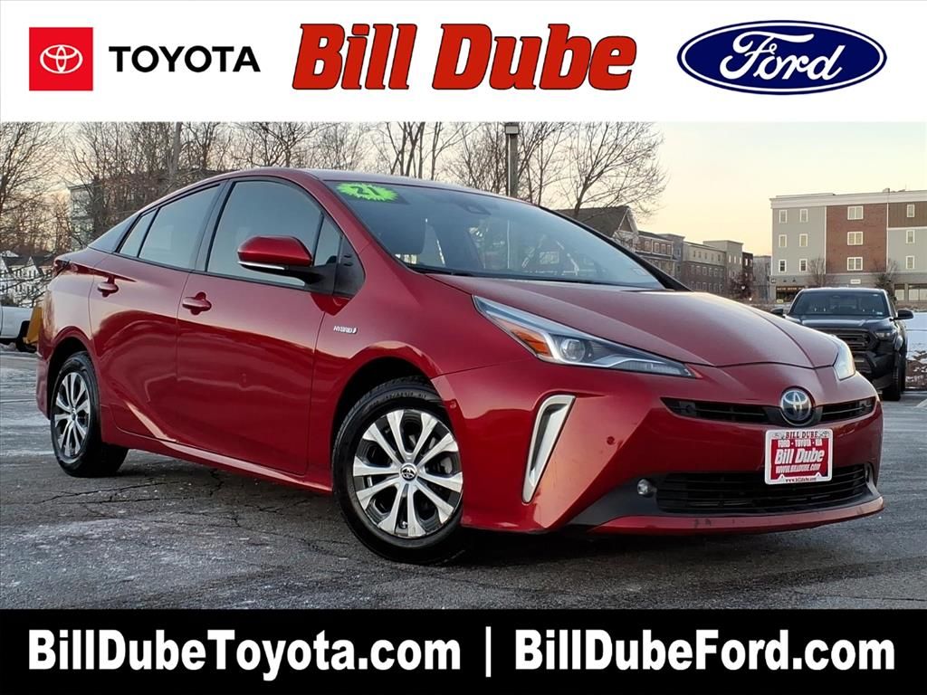 2021 Toyota Prius LE's photo