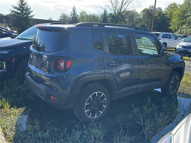 2023 Jeep Renegade Trailhawk photo 3