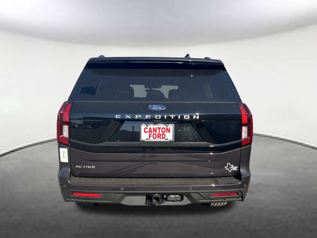 2025 Ford Expedition photo 3