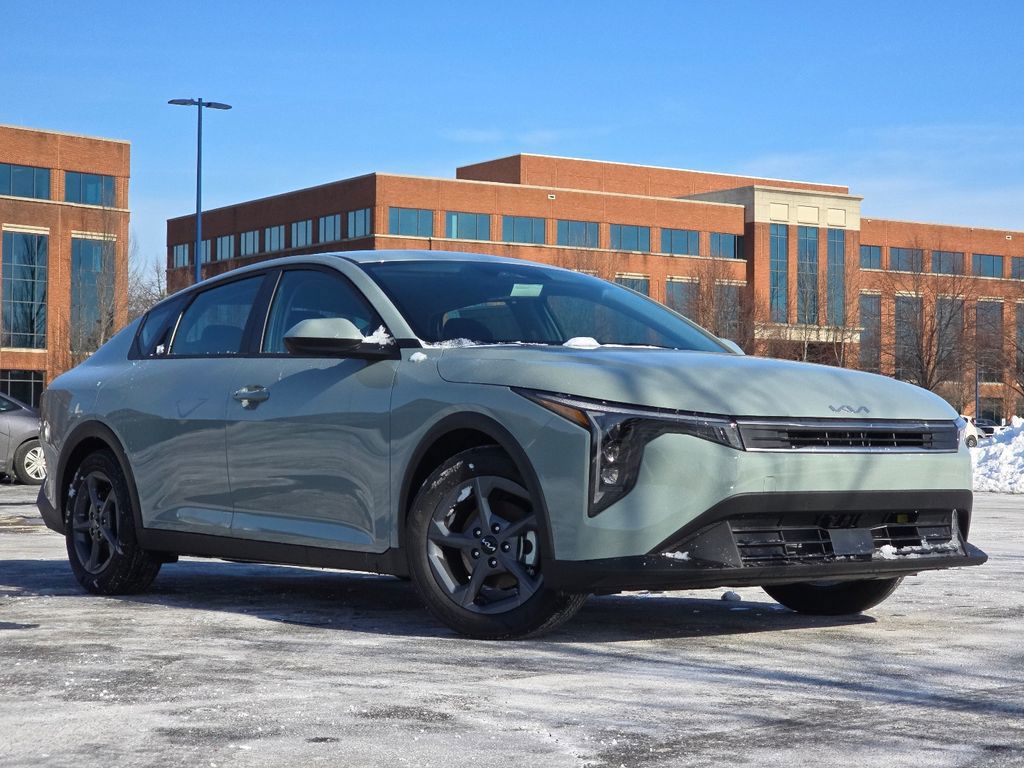 2025 Kia K4 LXS