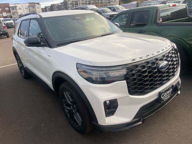 2026 Ford Explorer ST-LINE's photo