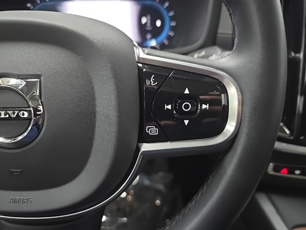 2023 Volvo S60 Ultimate photo 20
