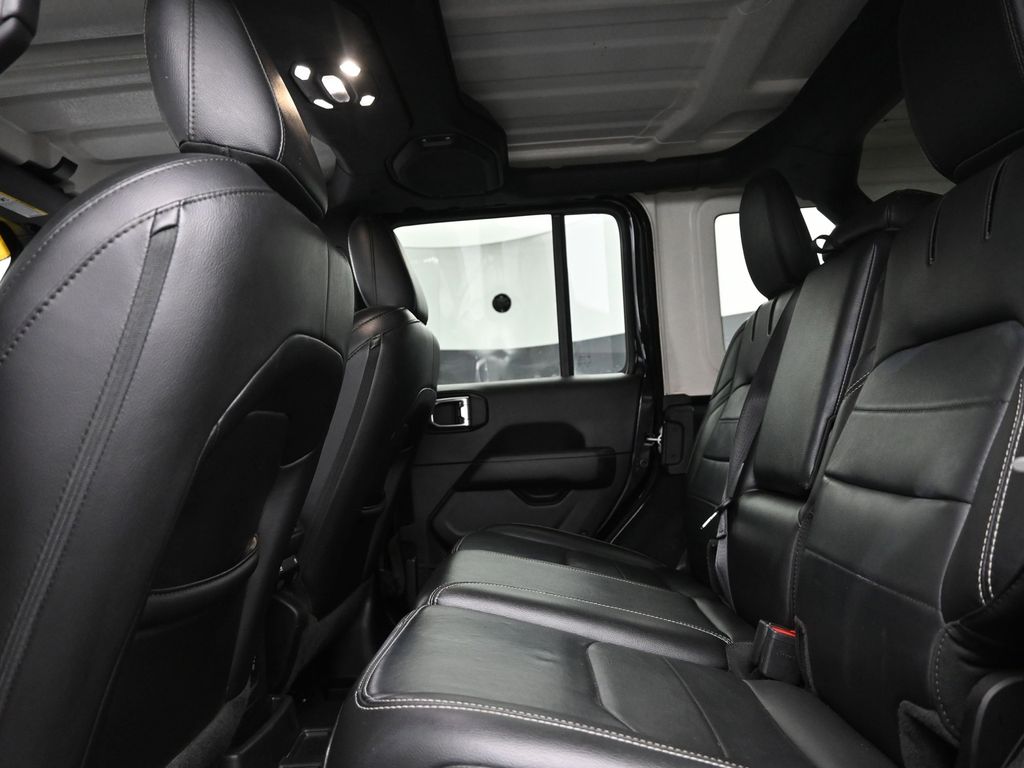 2023 Jeep Wrangler Sahara 4xe photo 8
